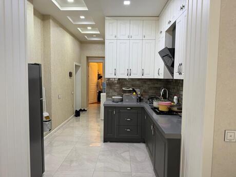 3 otaqlı köhnə tikili - Elmlər Akademiyası m. - 70 m²