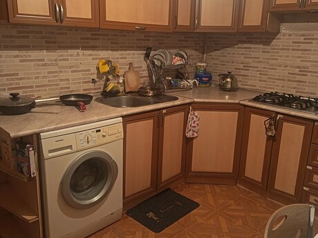 3 otaqlı köhnə tikili - Nizami m. - 90 m²