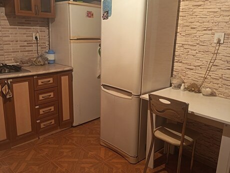 3 otaqlı köhnə tikili - Nizami m. - 90 m²