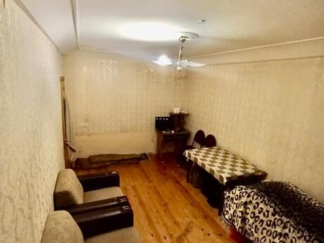 1 otaqlı köhnə tikili - Neftçilər m. - 30 m²