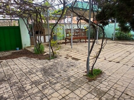 8 otaqlı həyət evi/bağ evi - Fatmayı q. - 250 m²