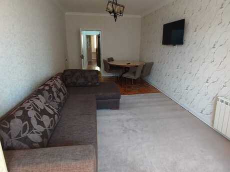 Elan №6089038 - Bakı, 3-cü mikrorayon q., 2 otaqlı, 70 m², 5/5 mərtəbə