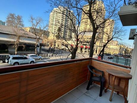 2 otaqlı köhnə tikili - 28 May m. - 50 m²