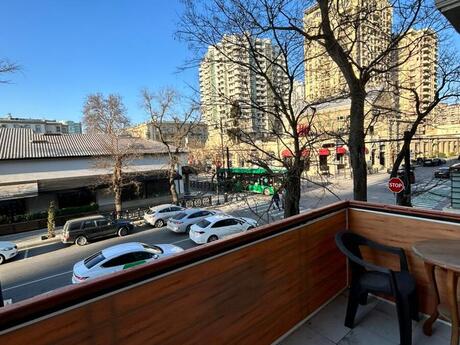 2 otaqlı köhnə tikili - 28 May m. - 50 m²