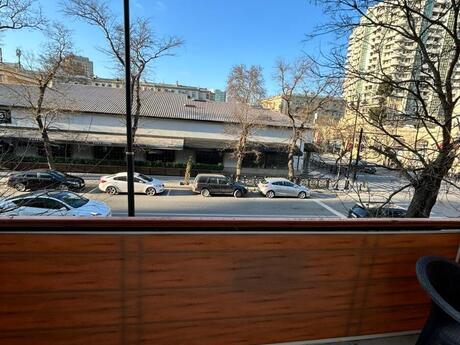 2 otaqlı köhnə tikili - 28 May m. - 50 m²