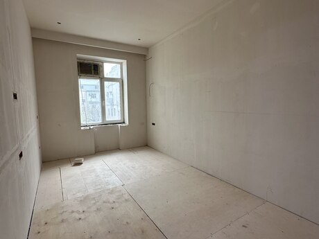 3 otaqlı köhnə tikili - Sahil m. - 90 m²