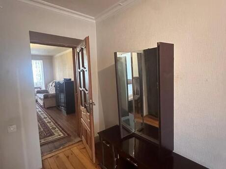 2 otaqlı köhnə tikili - Elmlər Akademiyası m. - 55 m²