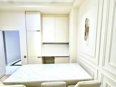 3 otaqlı mənzil, 74 m², 20 Yanvar: 190 000 ₼ 3