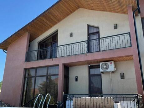5 otaqlı həyət evi/bağ evi - Mərdəkan q. - 220 m²