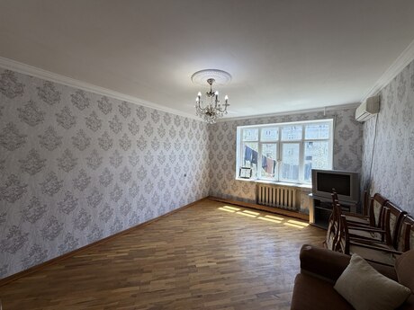 2 otaqlı köhnə tikili - Qaraçuxur q. - 62 m²