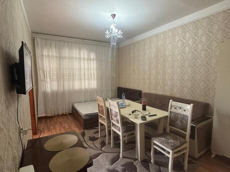 1 otaqlı köhnə tikili - Memar Əcəmi m. - 33 m²