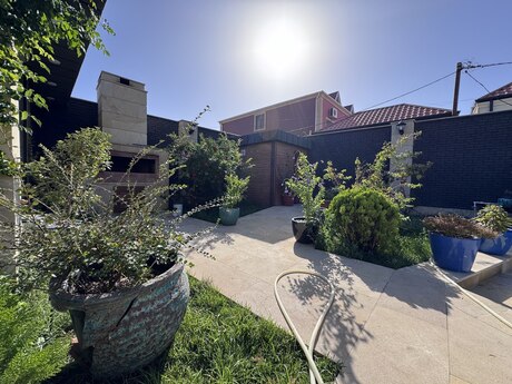 4 otaqlı həyət evi/bağ evi - Mərdəkan q. - 200 m²