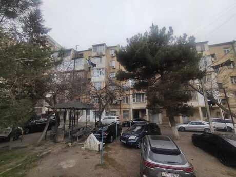 3 otaqlı köhnə tikili - İnşaatçılar m. - 80 m²