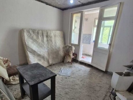 2 otaqlı köhnə tikili - 8-ci mikrorayon q. - 55 m²