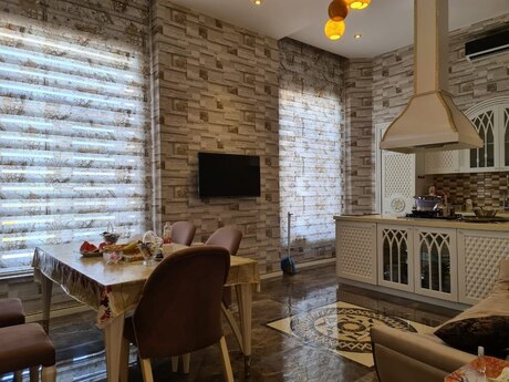 5 otaqlı həyət evi/bağ evi - Xəzər r. - 300 m²