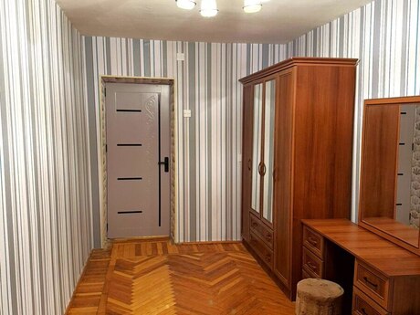 3 otaqlı köhnə tikili - Elmlər Akademiyası m. - 70 m²