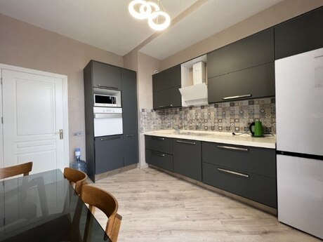 3 otaqlı yeni tikili - Ağ şəhər q. - 110 m²