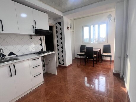 3 otaqlı köhnə tikili - 20-ci sahə q. - 90 m²