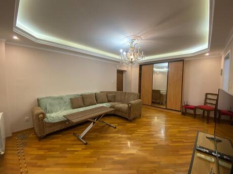 4 otaqlı köhnə tikili - İçəri Şəhər m. - 124 m²