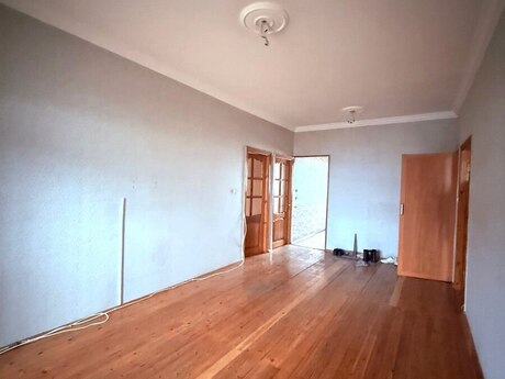 4 otaqlı köhnə tikili - Xalqlar Dostluğu m. - 100 m²