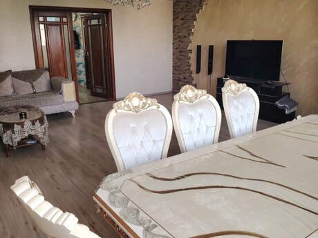 4 otaqlı köhnə tikili - İnşaatçılar m. - 120 m²