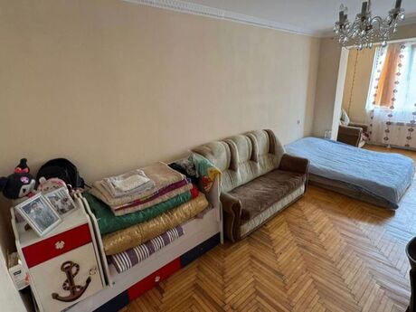 2 otaqlı köhnə tikili - Xalqlar Dostluğu m. - 65 m²