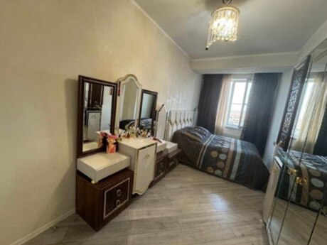 3-комн. новостройка - Абшеронcкий  р. - 91 м²