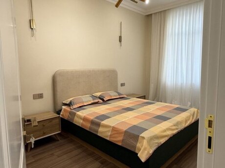 2 otaqlı köhnə tikili - Elmlər Akademiyası m. - 67 m²