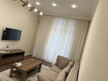2 otaqlı köhnə tikili - Elmlər Akademiyası m. - 67 m²