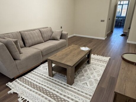 2 otaqlı köhnə tikili - Elmlər Akademiyası m. - 67 m²