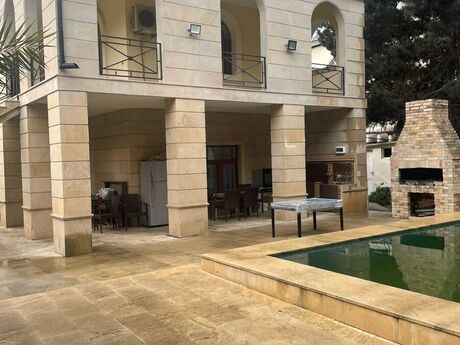 4 otaqlı həyət evi/bağ evi - Buzovna q. - 220 m²