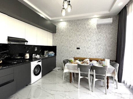 4 otaqlı həyət evi/bağ evi - Mərdəkan q. - 150 m²