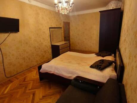 3 otaqlı köhnə tikili - Memar Əcəmi m. - 91.4 m²