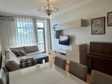2 otaqlı köhnə tikili - Elmlər Akademiyası m. - 60 m²