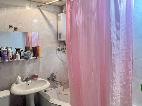 2 otaqlı köhnə tikili - 28 May m. - 70 m²