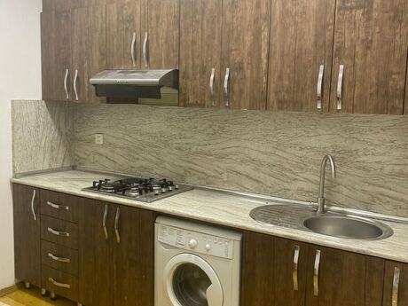 3 otaqlı köhnə tikili - Ağ şəhər q. - 120 m²