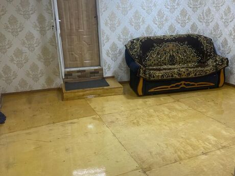 3 otaqlı köhnə tikili - Ağ şəhər q. - 120 m²