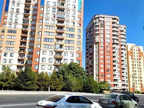 4-комн. новостройка - м. Элмляр Академиясы - 182 м²