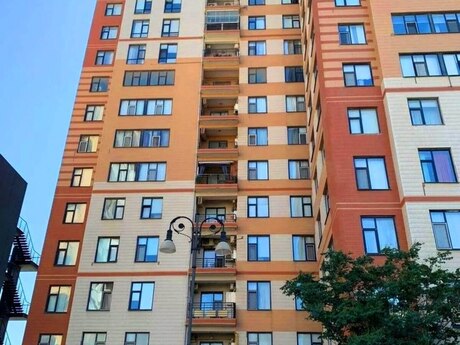 4-комн. новостройка - м. Элмляр Академиясы - 182 м²