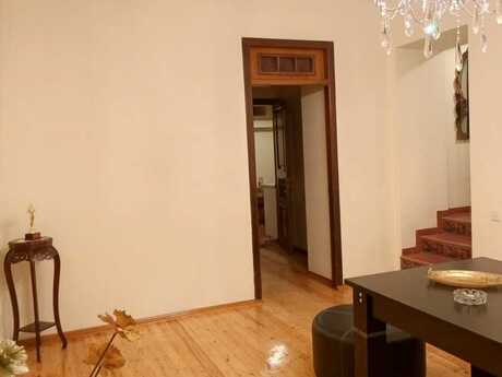 2 otaqlı köhnə tikili - Nəriman Nərimanov m. - 52 m²