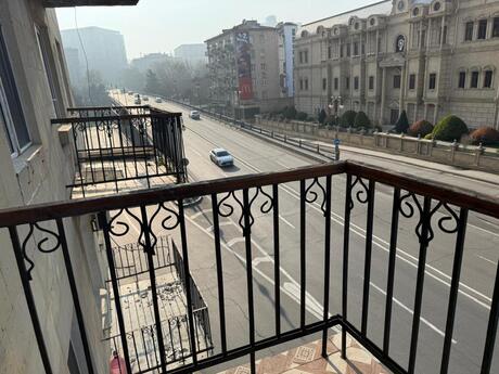 3 otaqlı köhnə tikili - Nizami m. - 75 m²