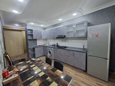 4 otaqlı yeni tikili - İnşaatçılar m. - 120 m²