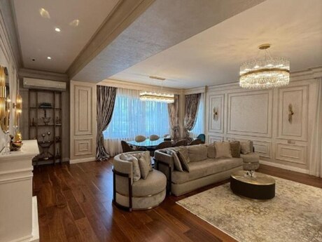 4 otaqlı yeni tikili - Şah İsmayıl Xətai m. - 211 m²