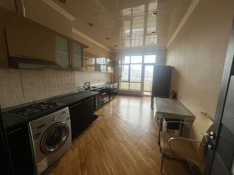 3 otaqlı yeni tikili - 8 Noyabr m. - 132 m²