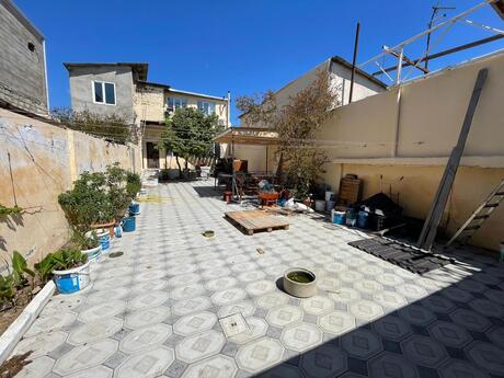 6 otaqlı həyət evi/bağ evi - Əmircan q. - 160 m²