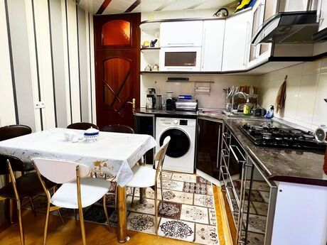 3 otaqlı köhnə tikili - Memar Əcəmi m. - 90 m²