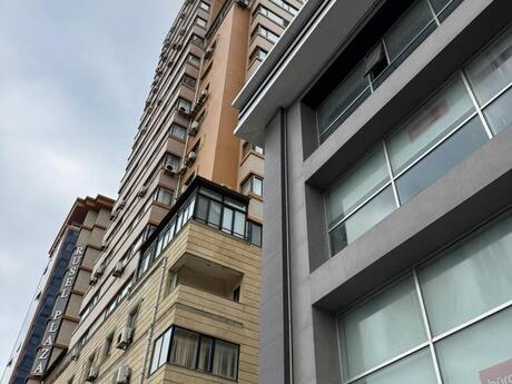 4 otaqlı yeni tikili - Şah İsmayıl Xətai m. - 180 m²