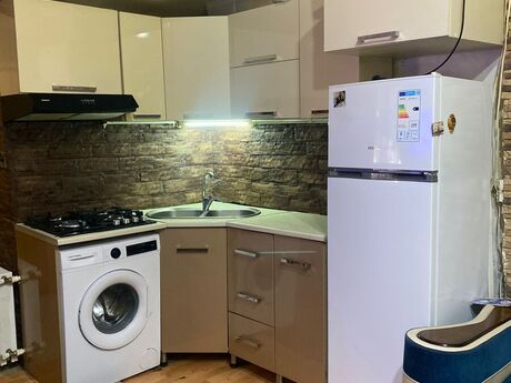 2 otaqlı həyət evi/bağ evi - Nizami m. - 70 m²