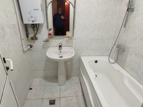 2 otaqlı köhnə tikili - Koroğlu m. - 70 m²