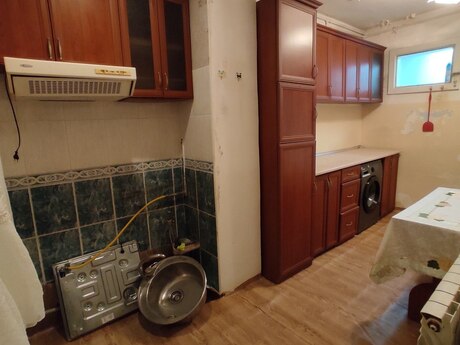 2 otaqlı köhnə tikili - Koroğlu m. - 70 m²